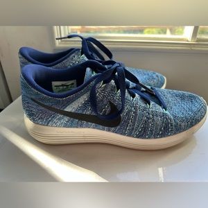 Nike LunarEpic Flyknit Low: Star Blue (DARK PURPLE DUST/BLACK/STAR BLUE/BLUECAP)